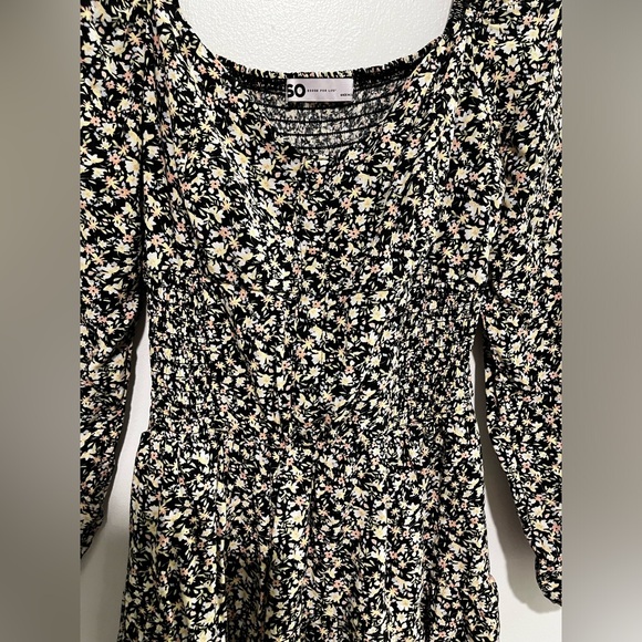 Women’s dress - Picture 6 of 7